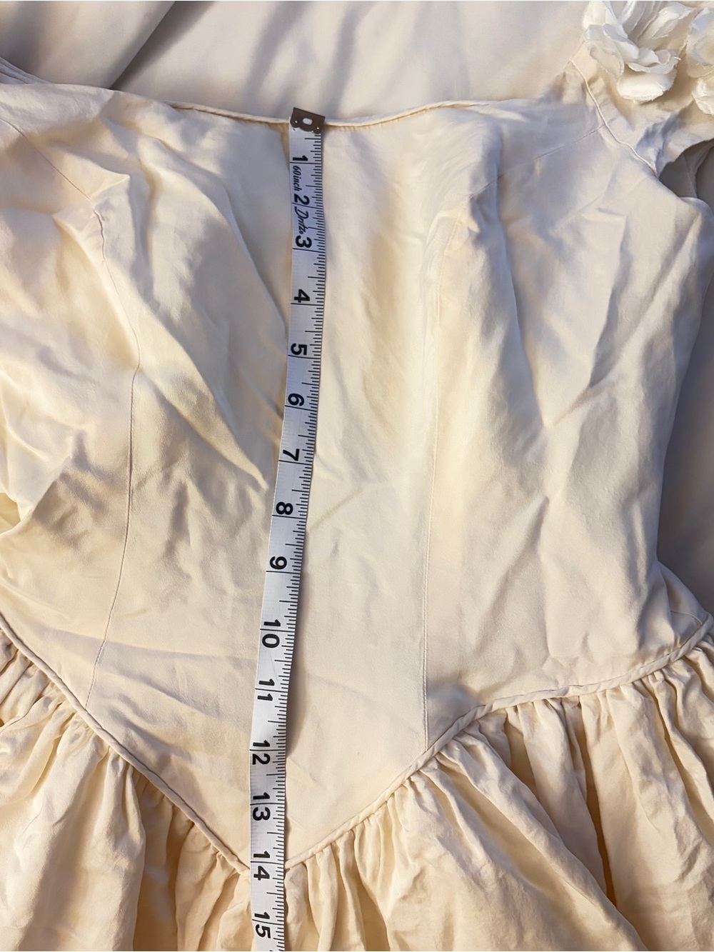 Vintage | Cream Satin Ball Gown Wedding Dress Floral Appliqué Full Skirt -Size 6 - Picture 14 of 14
